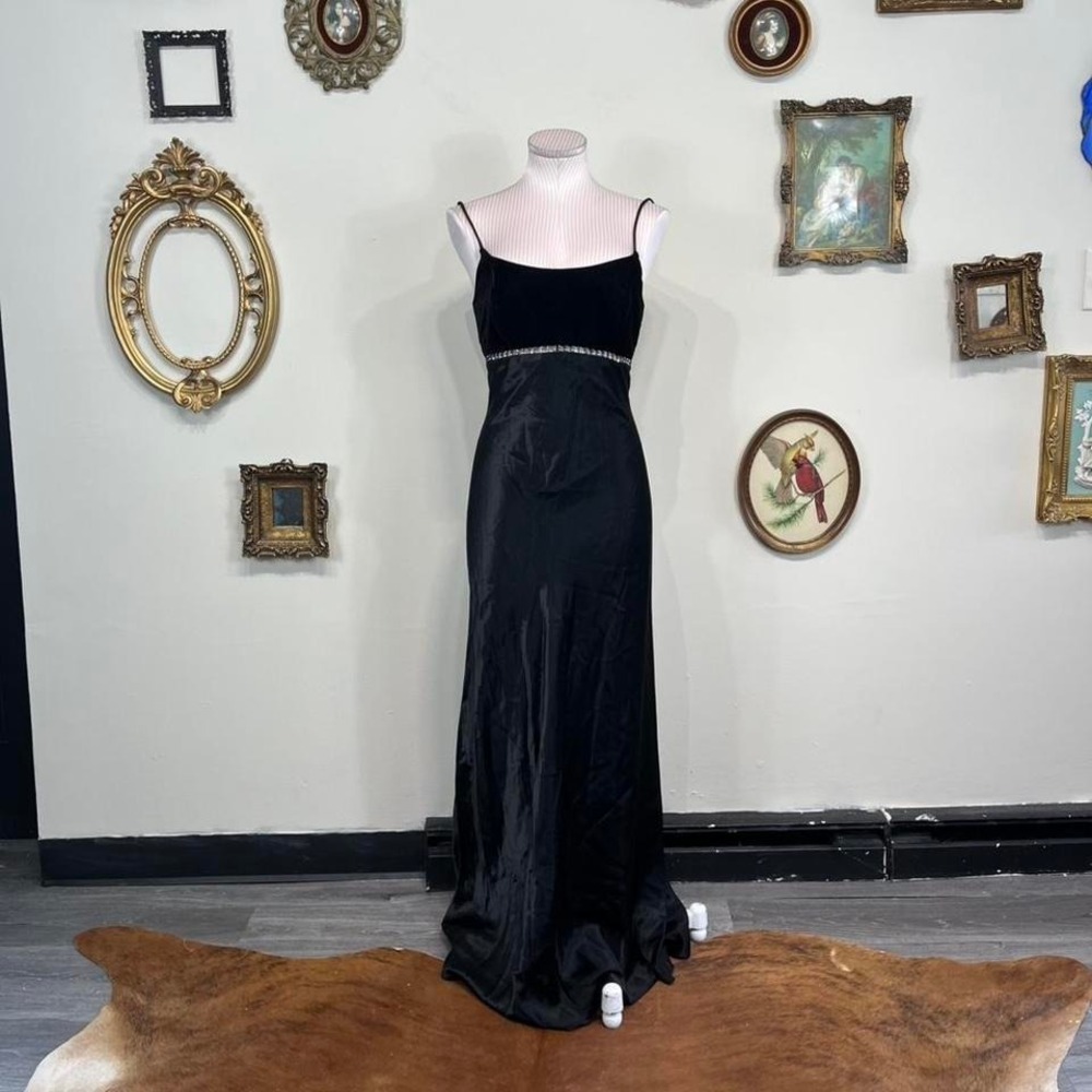Vintage Black Evening Gown with‎ Beaded Waist – Size 7/8 Formal Maxi Dress